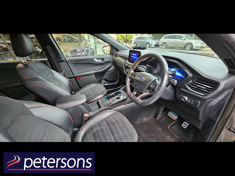 2020 Ford Kuga - image 11