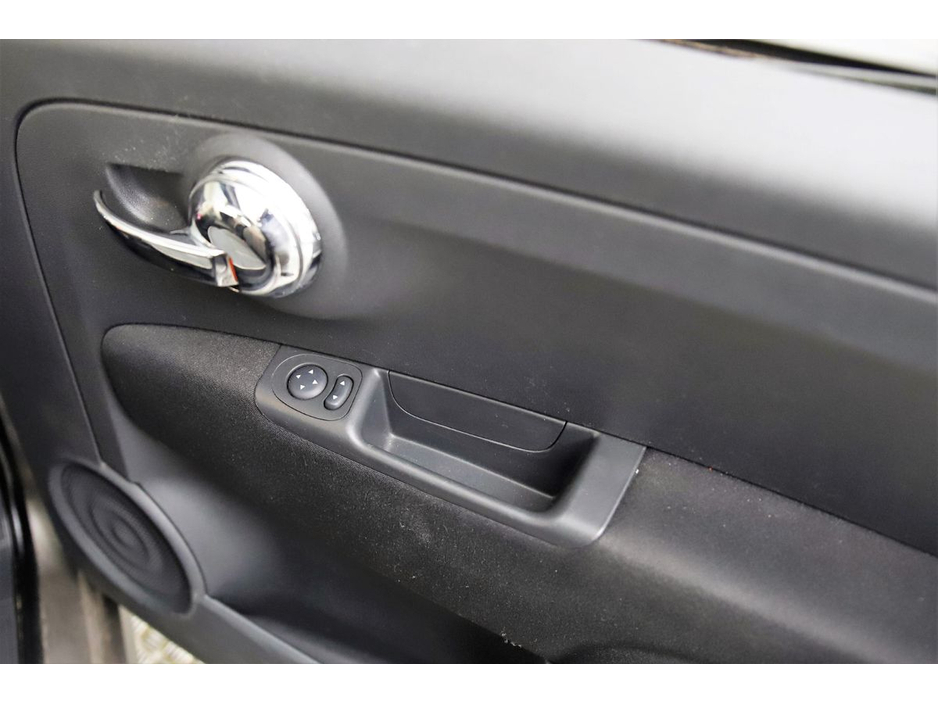 2017 Fiat 500 - image 25