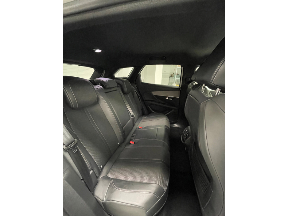 2023 Peugeot 3008 - image 15