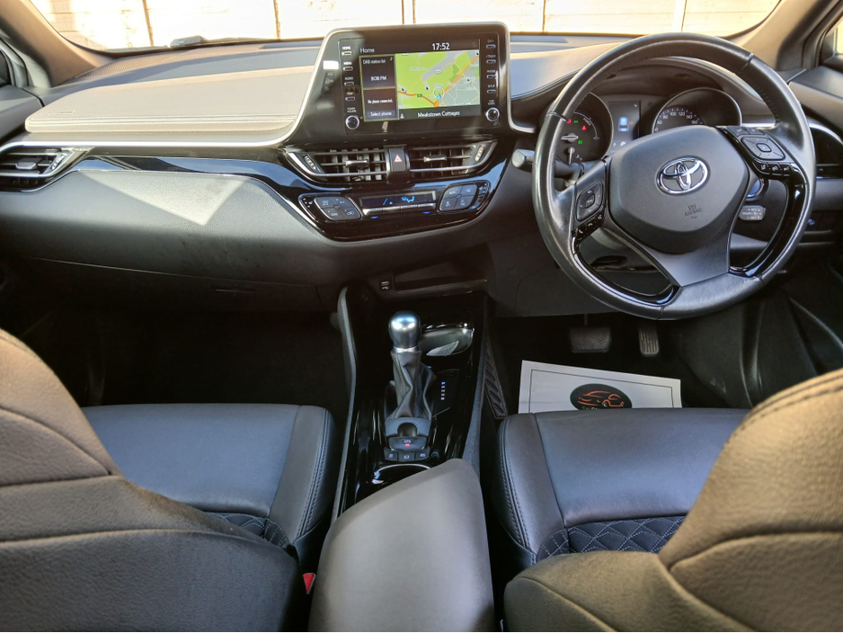 2022 Toyota C-HR - image 4