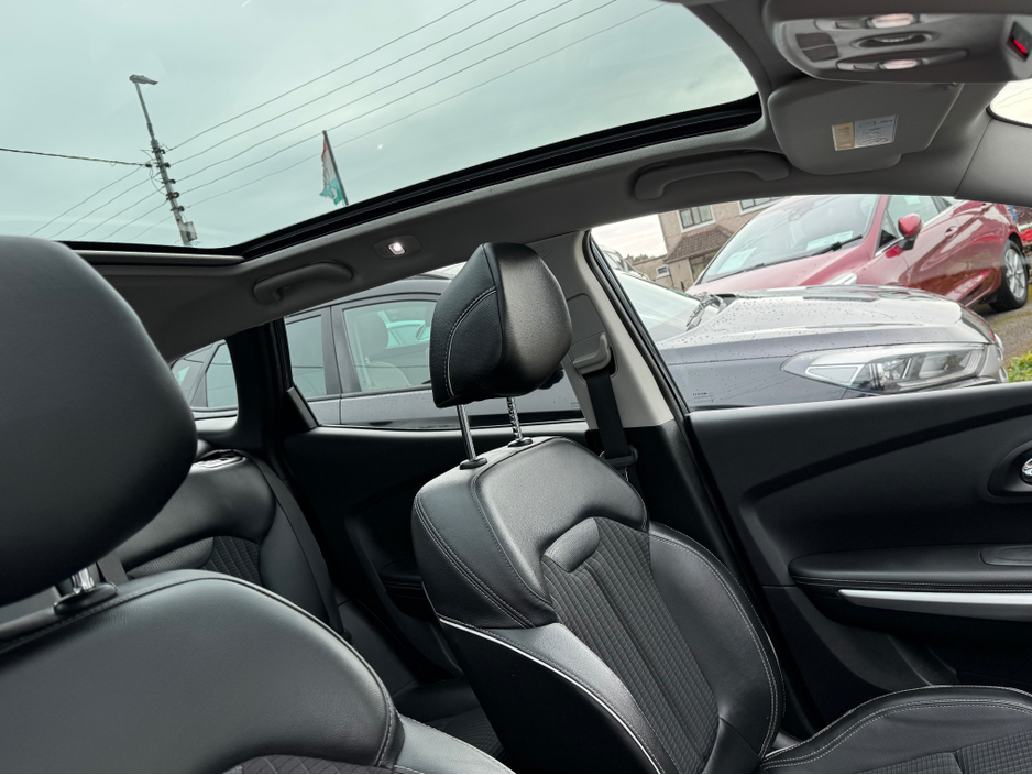 2018 Renault Kadjar - image 5