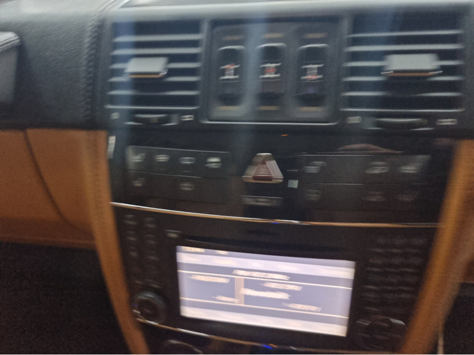 2011 Mercedes-Benz G Class - image 12