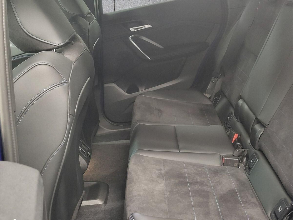 2025 BMW X1 - image 3