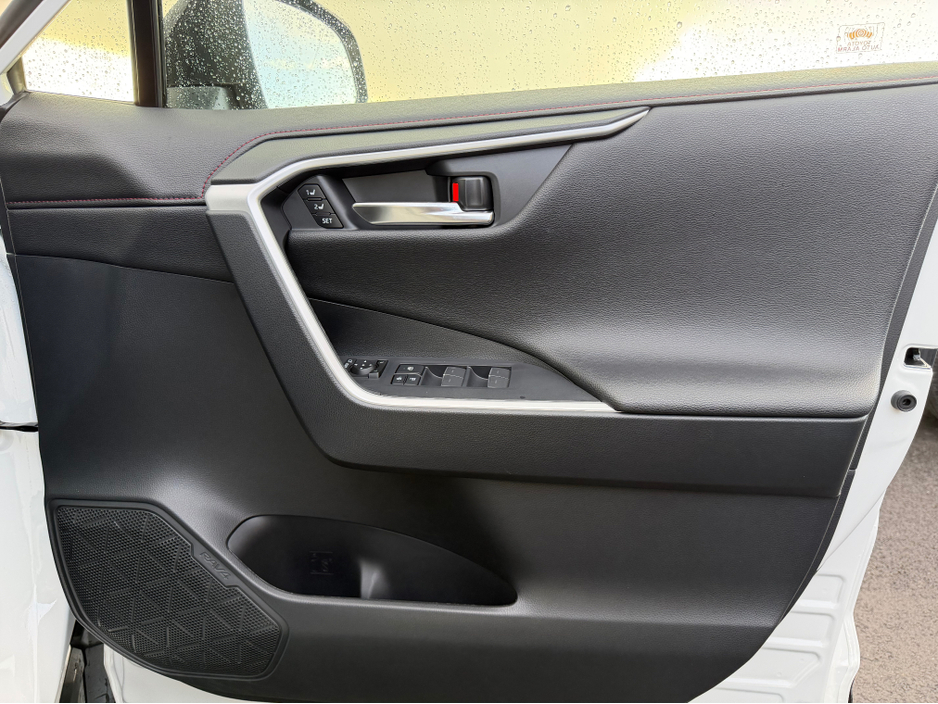 2023 Toyota Rav4 - image 28