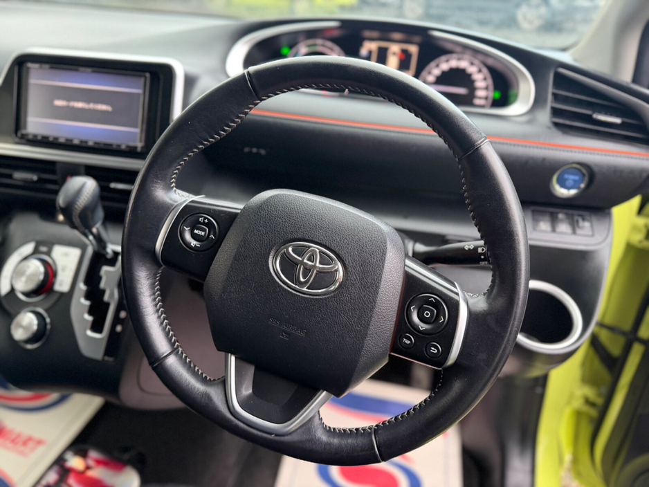 2016 Toyota Sienta  €11,900