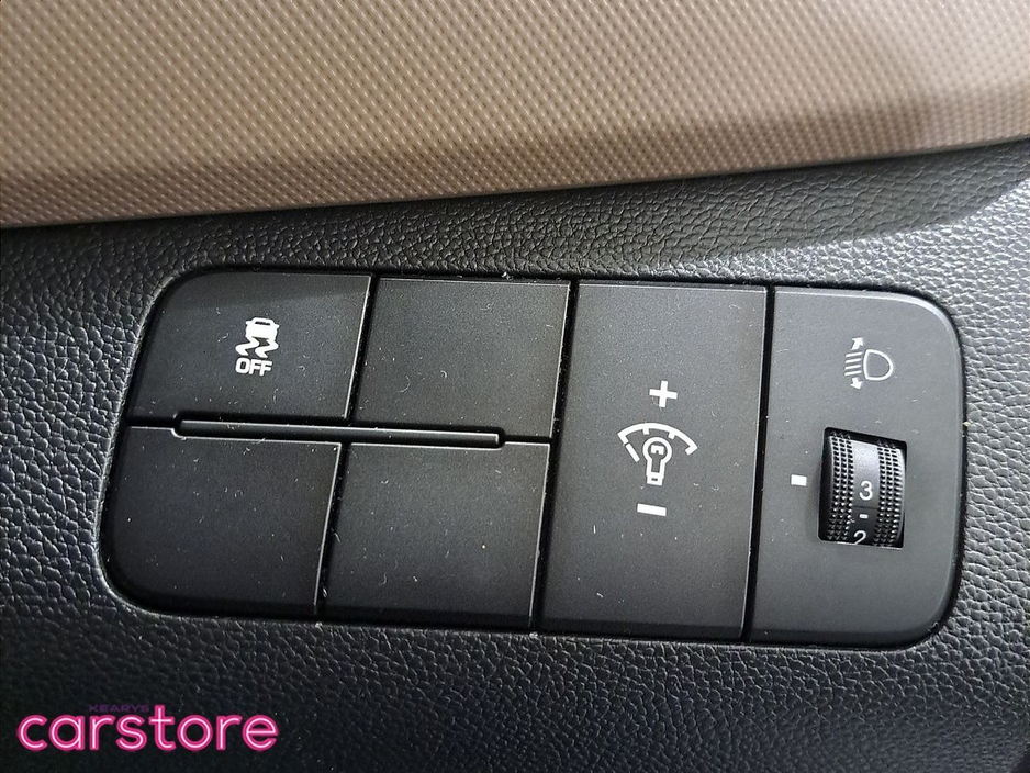 2017 Hyundai i10 - image 18