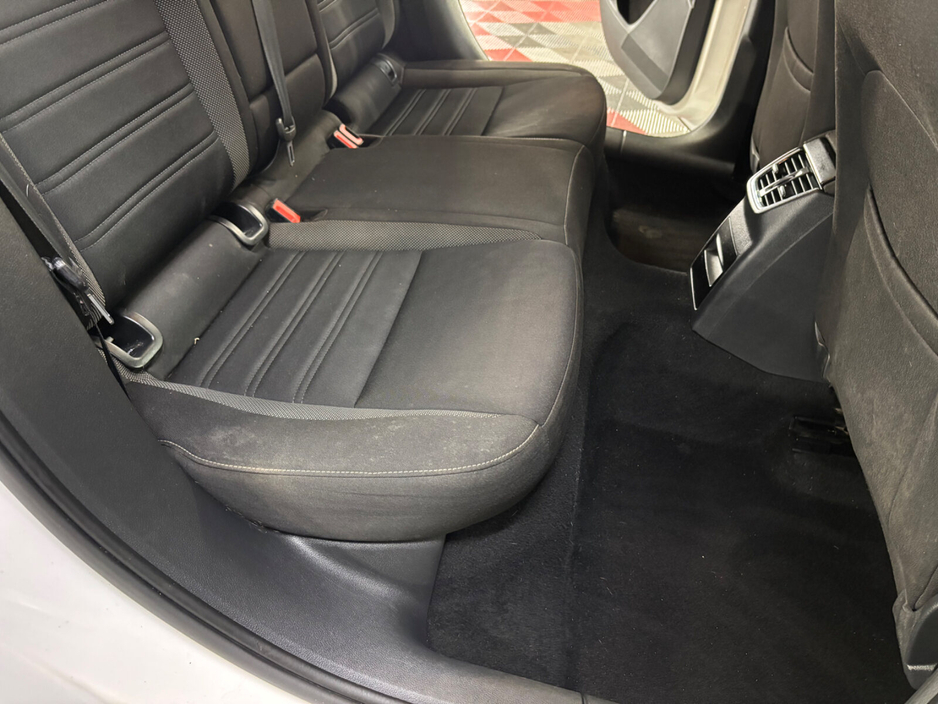 2017 Skoda Octavia - image 9