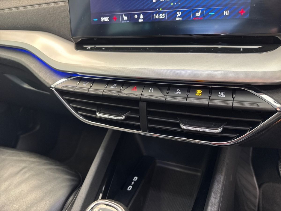 2023 Skoda Octavia - image 17
