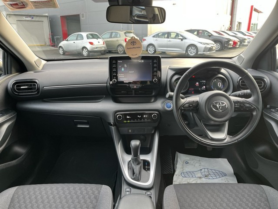 2023 Toyota Yaris YARIS HYBRID LUNA SPORT €24,950
