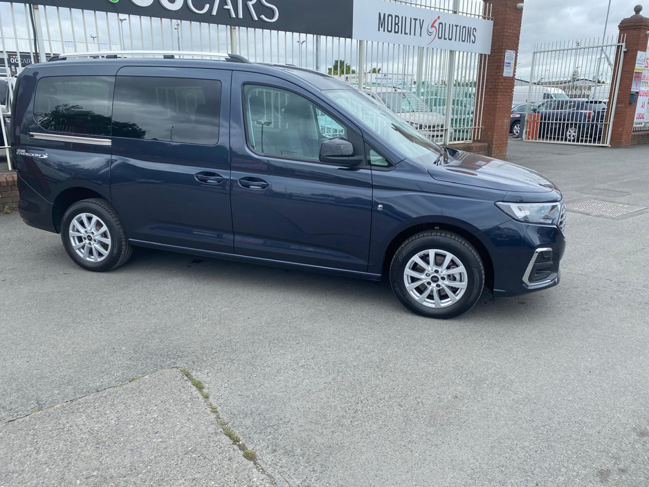 2025 Ford Grand Tourneo Connect Freedom Pre Reg - Wheelchair Accessible Taxi €63,950