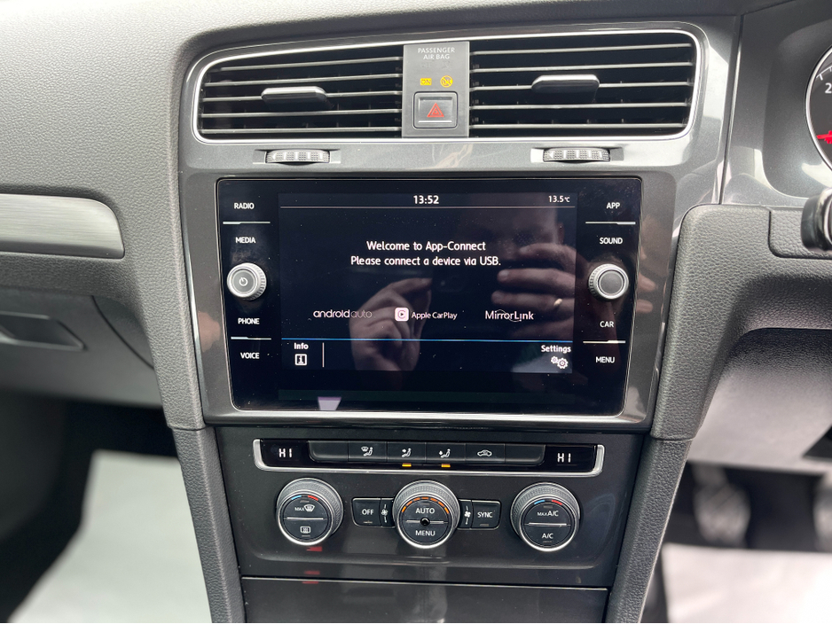 2018 Volkswagen Golf - image 13