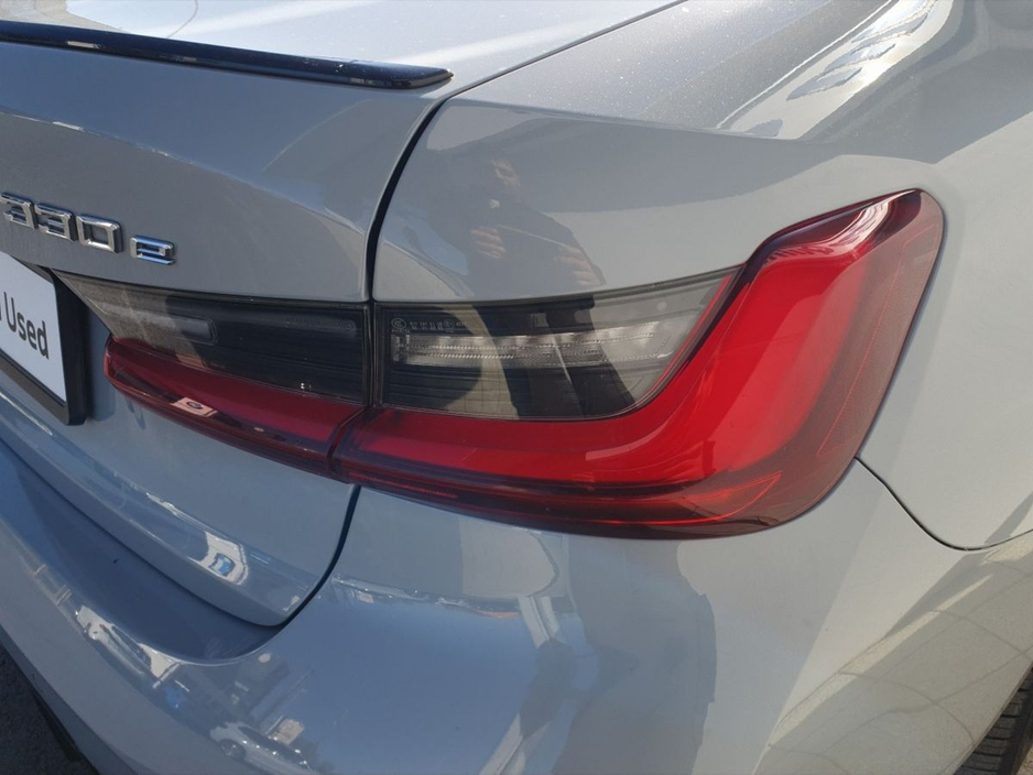 2023 BMW 3 Series - image 20