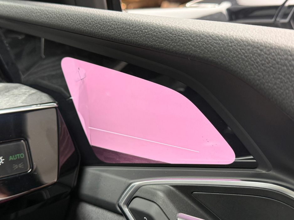 2023 Audi e-tron - image 24