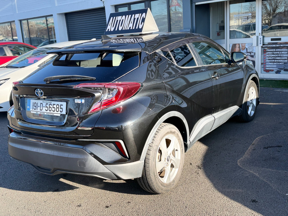 2019 Toyota C-HR - image 8