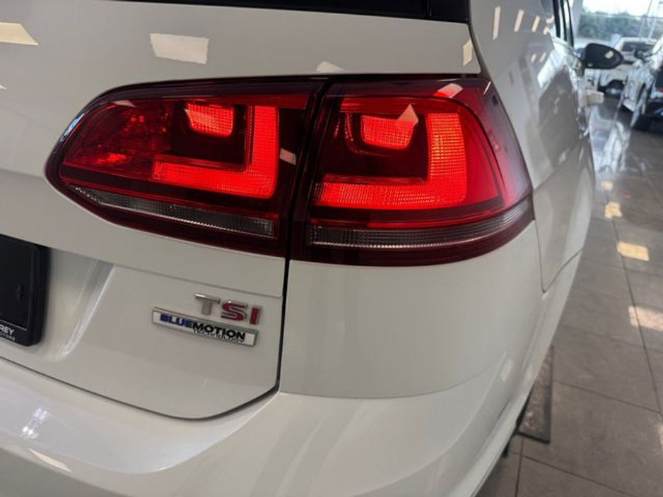 2016 Volkswagen Golf - image 19