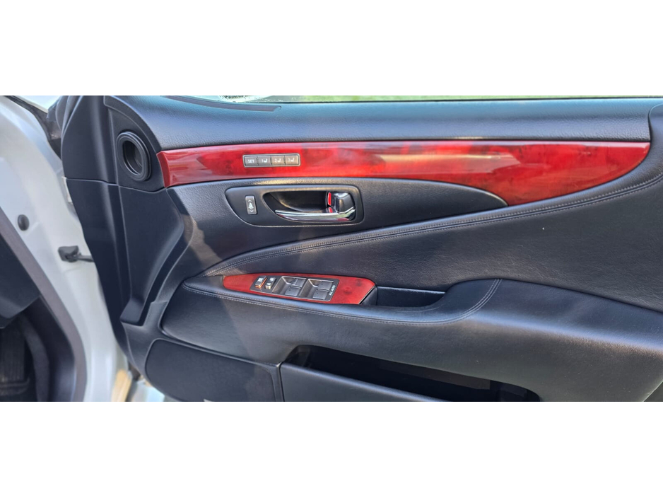 2009 Lexus LS 600 H - image 18