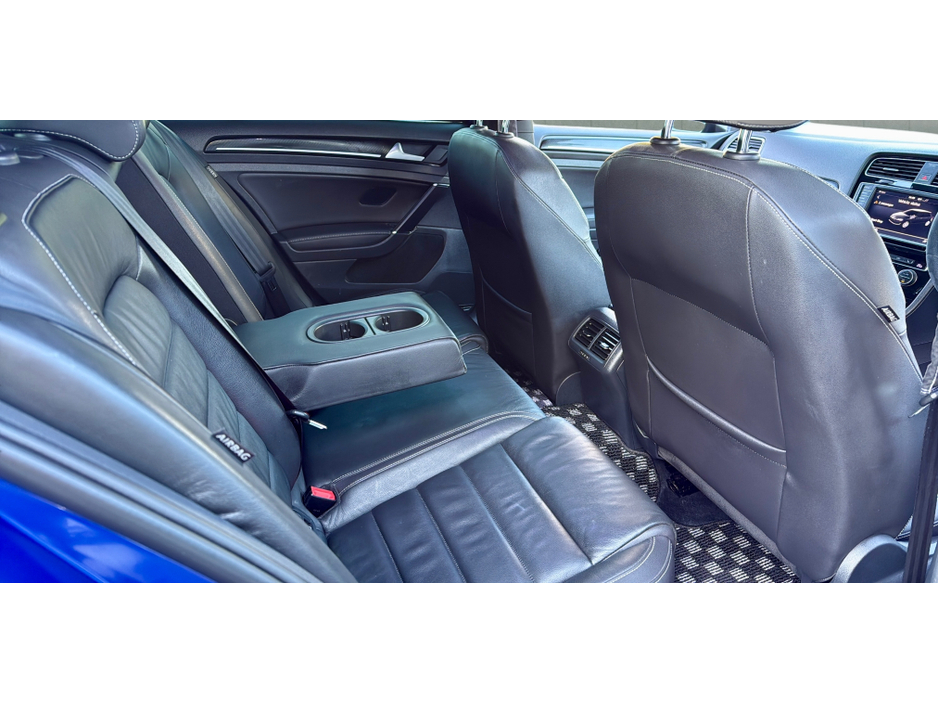 2014 Volkswagen Golf - image 16