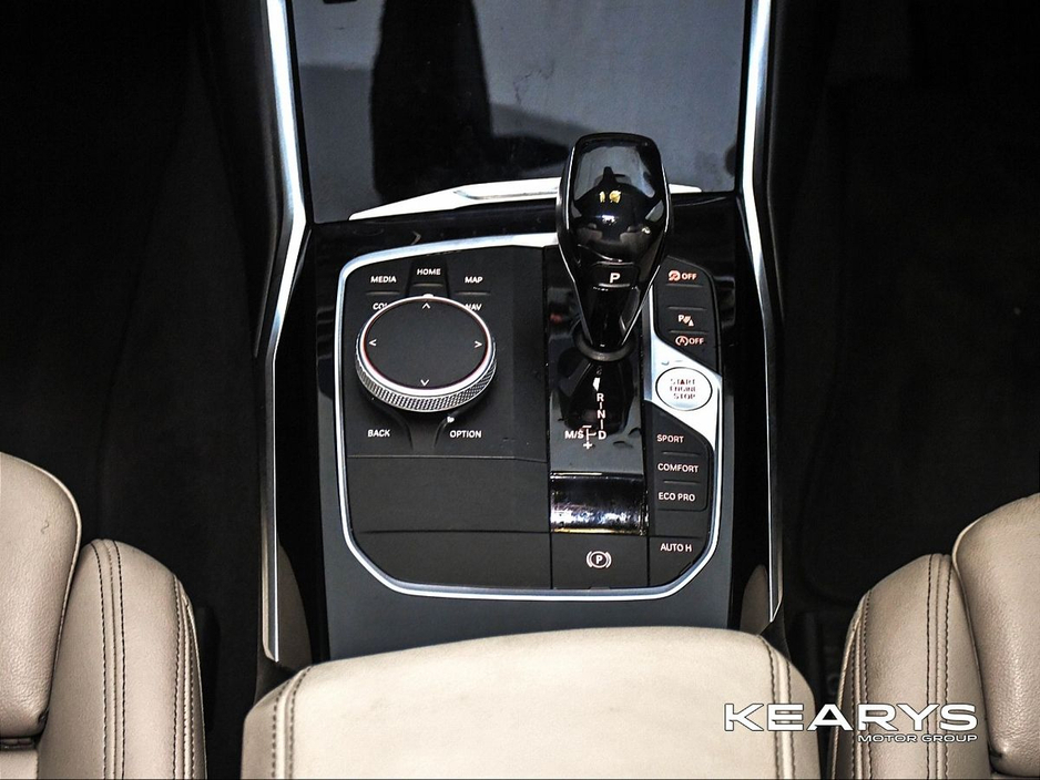 2020 BMW 3 Series - image 13