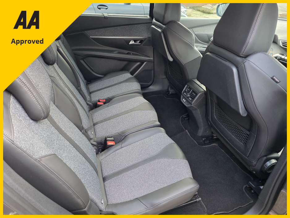 2018 Peugeot 5008 - image 13