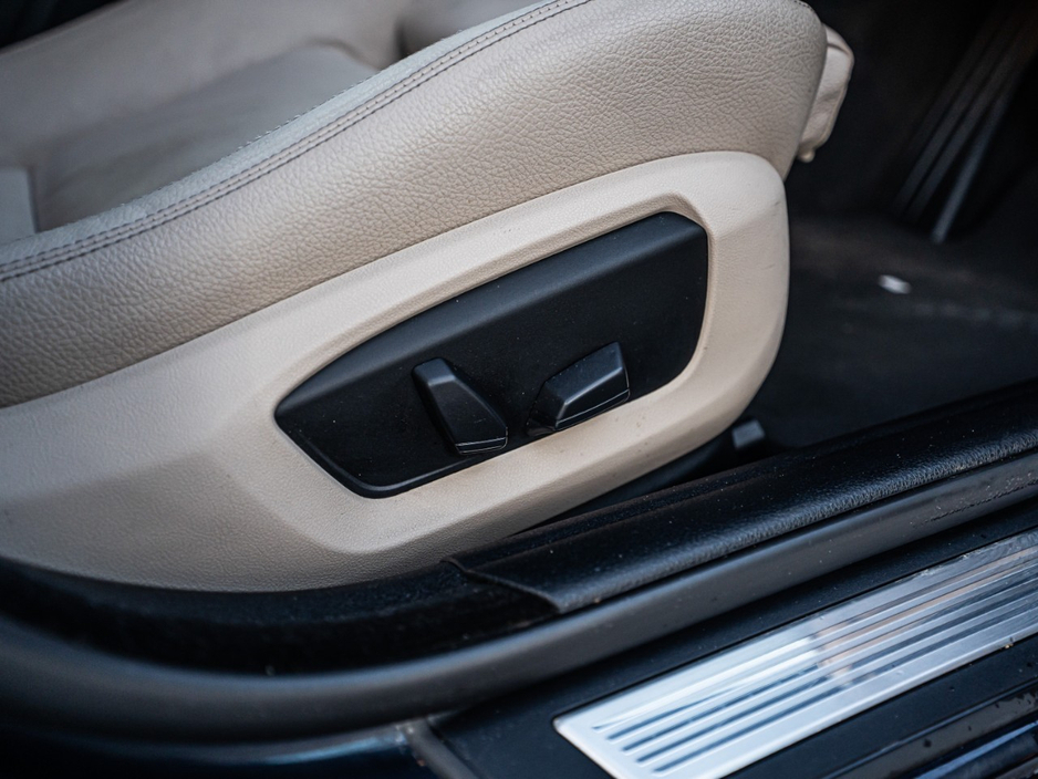 2015 BMW 5 Series - image 32