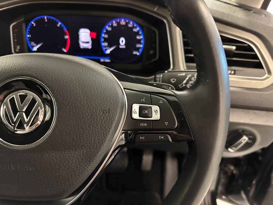 2020 Volkswagen T-Roc - image 26