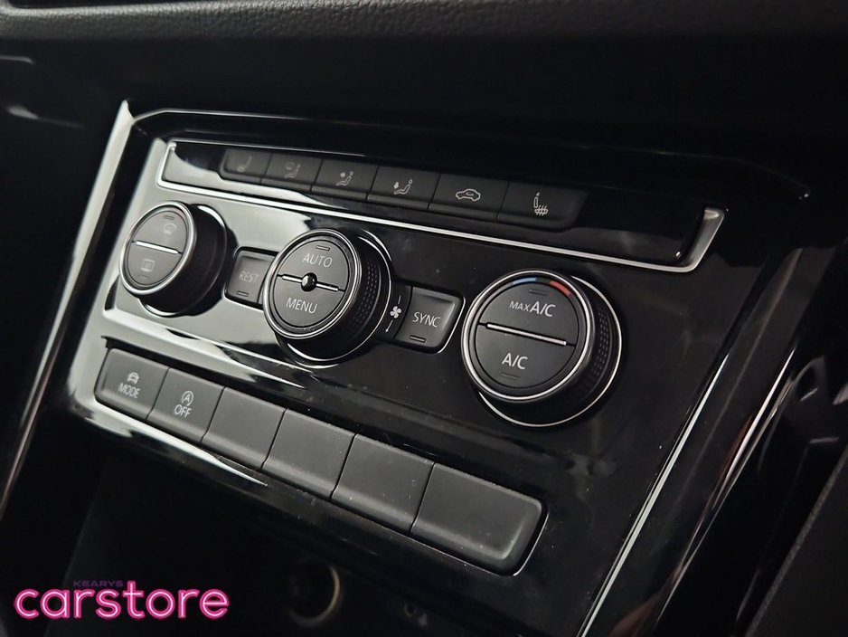 2016 Volkswagen Touran - image 19