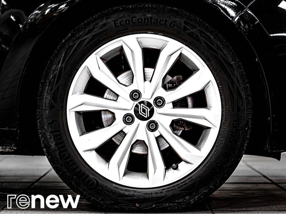 2025 Renault Clio - image 13