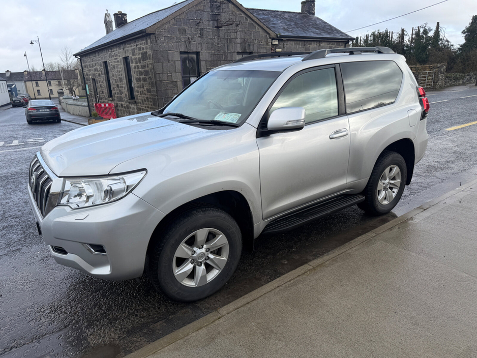 2021 Toyota Landcruiser - image 6