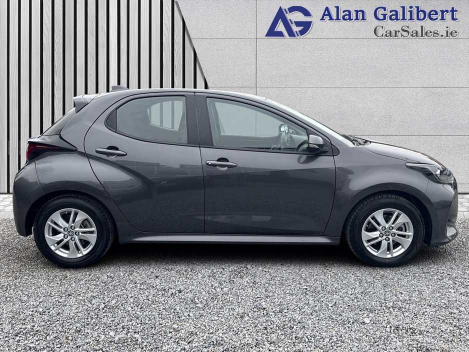 2023 Toyota Yaris 1.5 HYBRID LUNA  AUTO €18,995