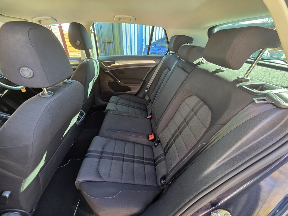 2017 Volkswagen Golf - image 28