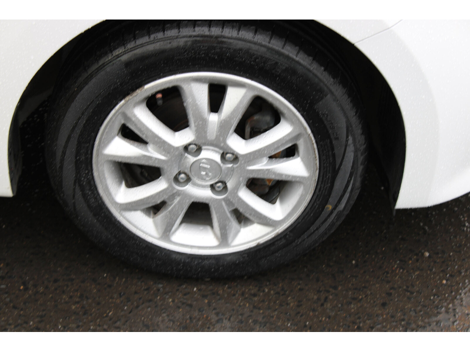 2017 Hyundai i20 - image 10