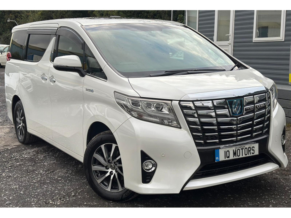 2015 Toyota Alphard - image 3