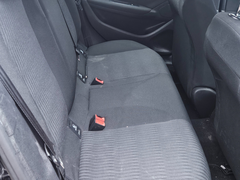 2018 Peugeot 308 - image 7