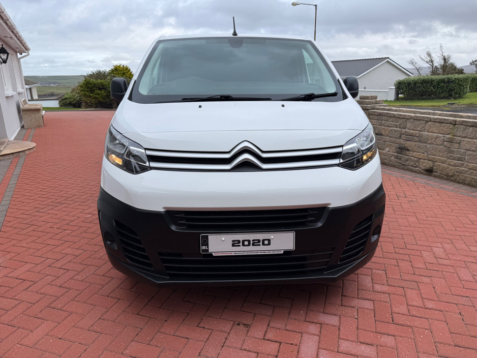 2020 Citroen Dispatch - image 5