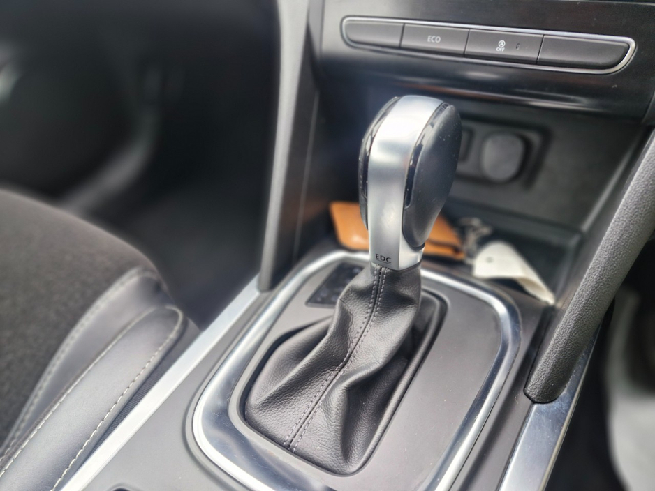 2017 Renault Megane - image 13