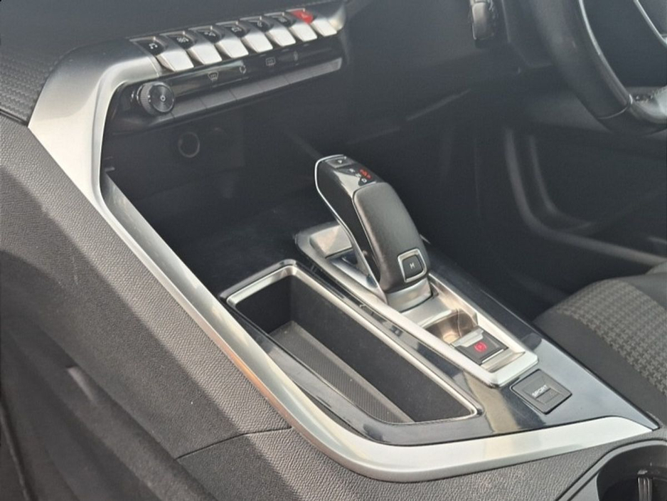 2019 Peugeot 3008 - image 20