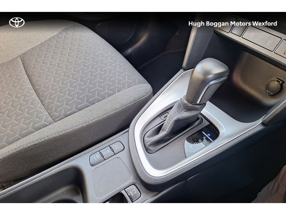 2023 Toyota Yaris Cross - image 14