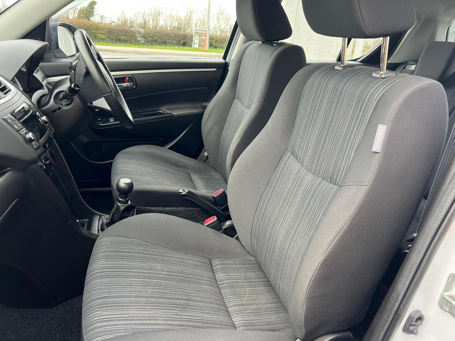 2016 Suzuki Swift - image 9