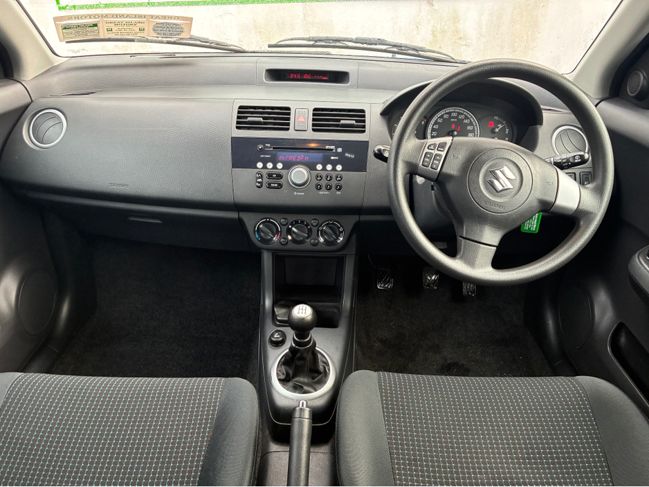 2007 Suzuki Swift - image 9