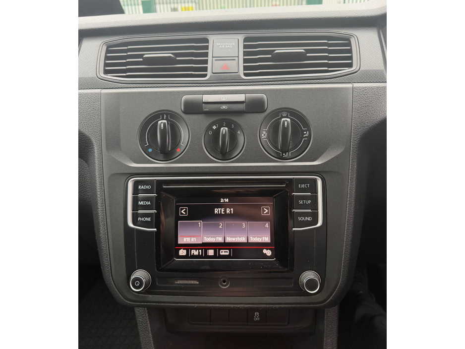 2019 Volkswagen Caddy - image 15