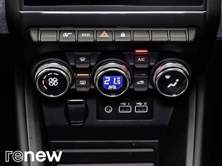 2025 Renault Clio - image 20