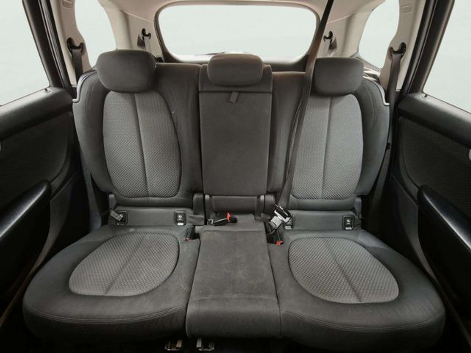 2016 BMW 2 Series Gran Tourer - image 18