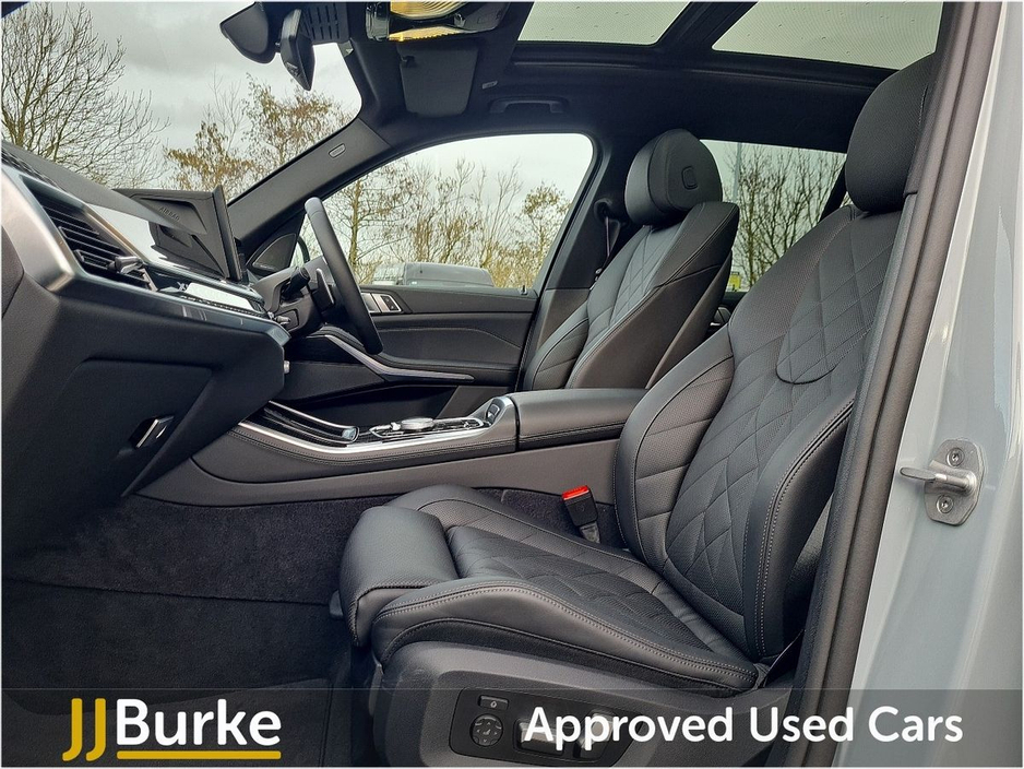 2025 BMW X5 - image 8