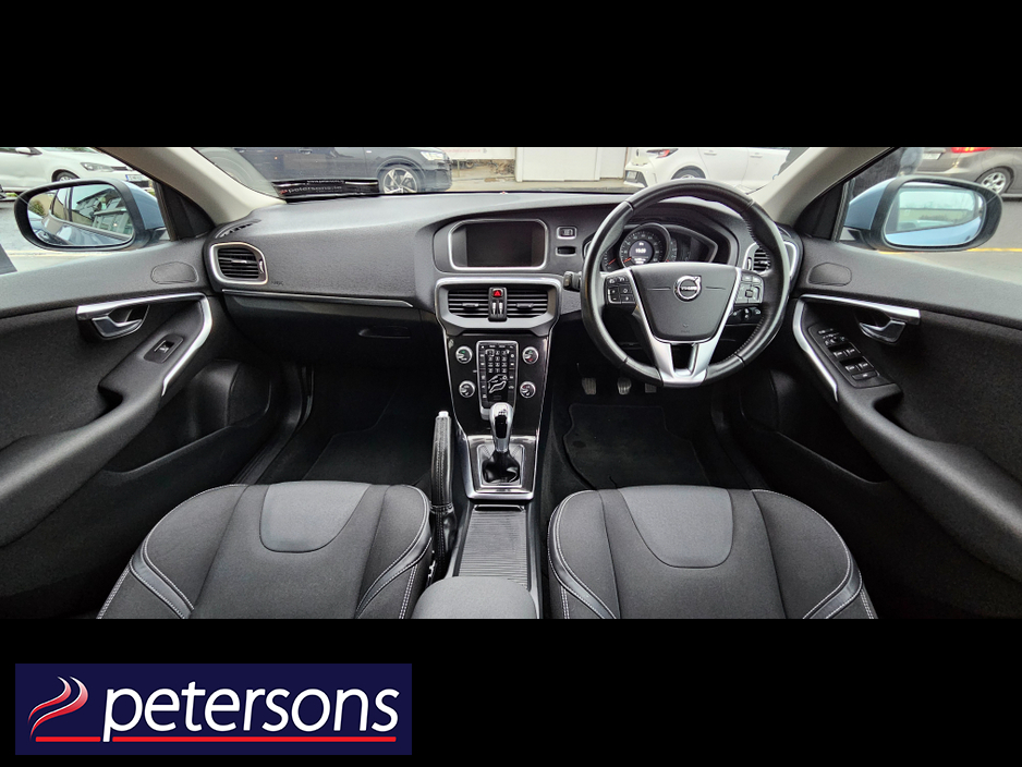 2017 Volvo V40 2.0 D2 MOMENTUM NAV + 120BHP 5DR €12,950