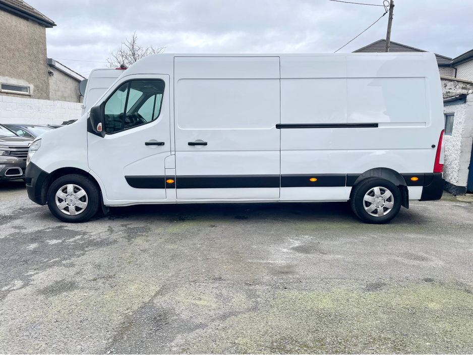 2021 Nissan NV400 - image 32