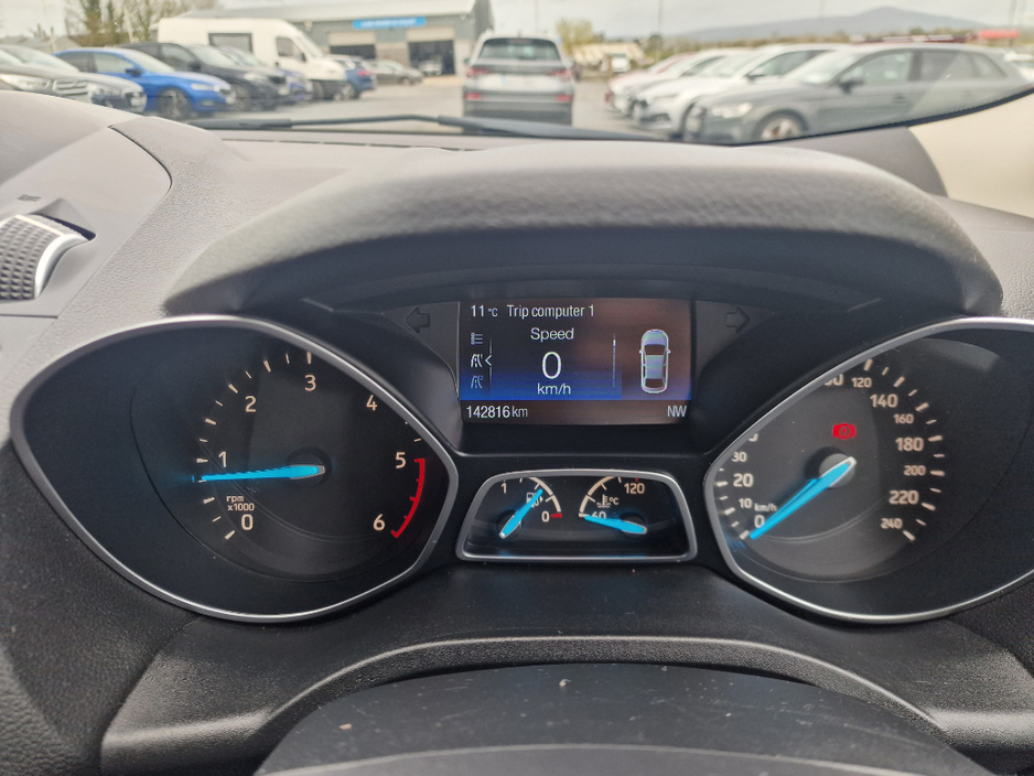 2018 Ford Kuga - image 11