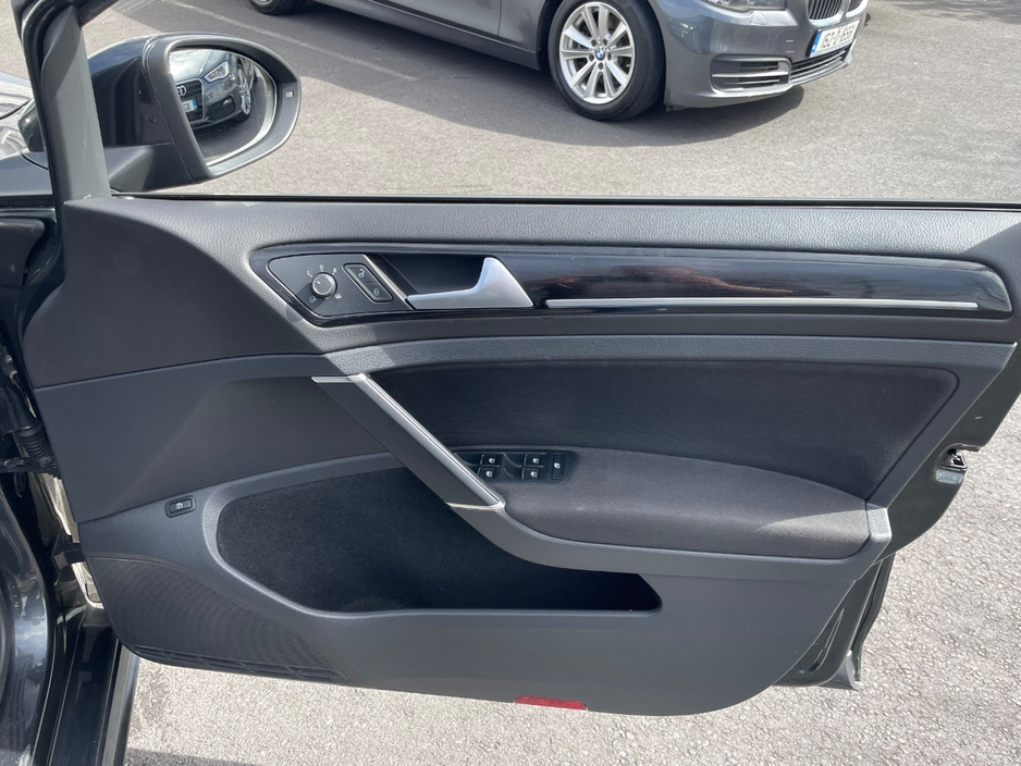2015 Volkswagen Golf - image 19