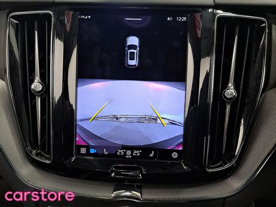 2023 Volvo XC60 - image 21