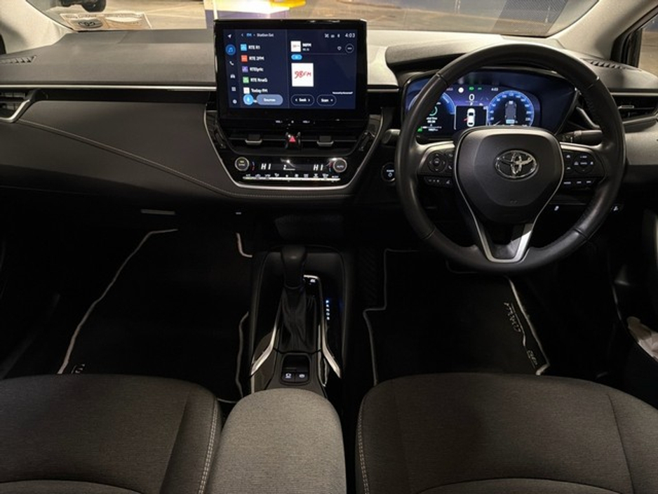 2024 Toyota Corolla HYBRID LUNA AUTO SALOON // TOYOTA SAFETY SENSE // REAR CAMERA // BLUETOOTH // AIR CON // TOYOTA WARRANTY €29,945