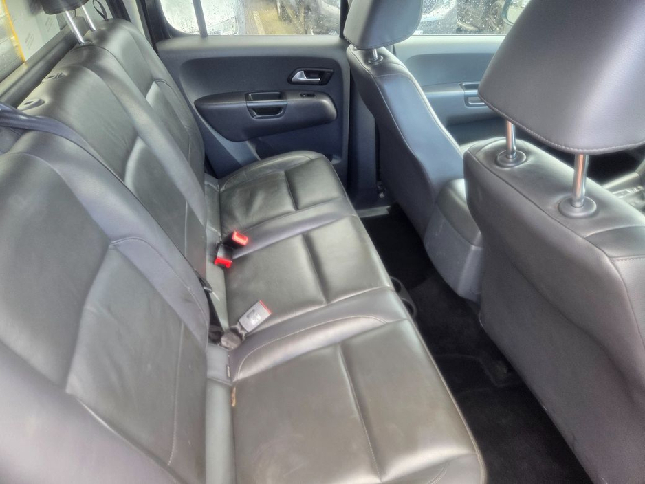 2016 Volkswagen Amarok - image 9